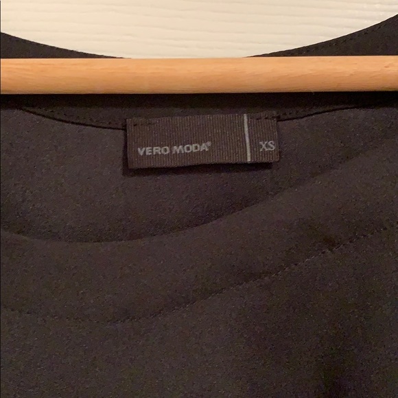 Vero Moda Black Ruffle Dress - Picture 3 of 6